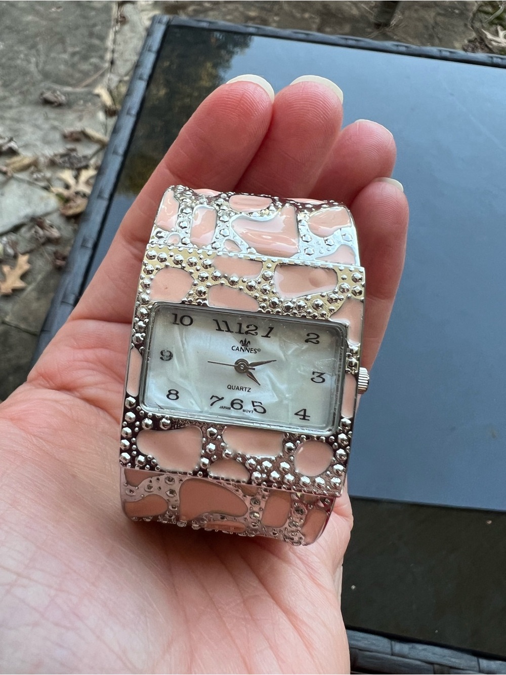 Vintage Y2K Quartz Bracelet Watch in Blush Pink and Silver